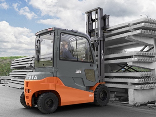 Toyota Traigo 80 8FBMT40 Li