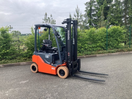 Čelní vysokozdvižný vozík TOYOTA 8FBMK16T