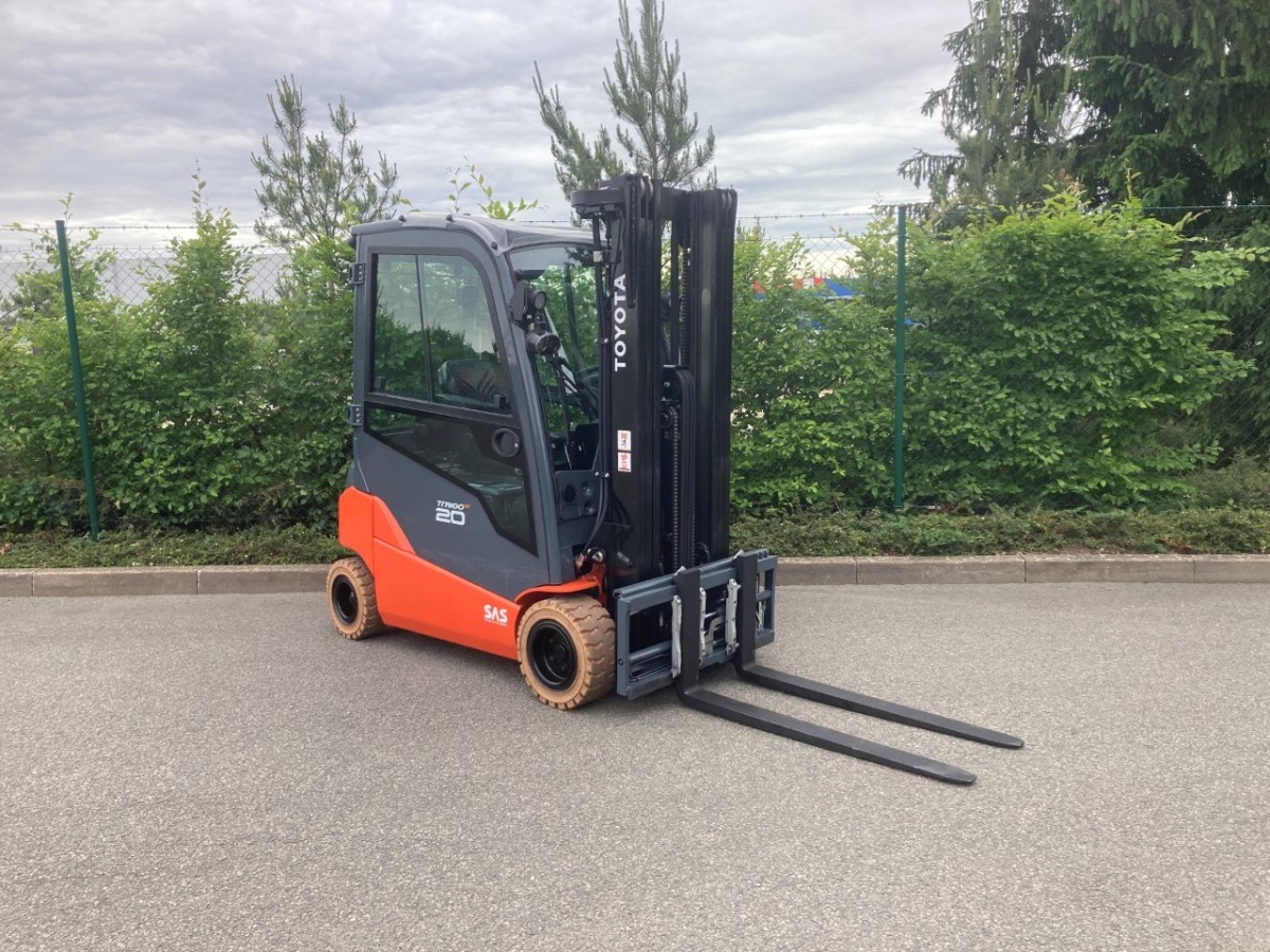 Čelní vysokozdvižný vozík TOYOTA 8FBMK20T