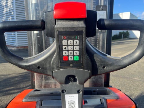 Elektrický nízkozdvižný vozík BT SWE 140