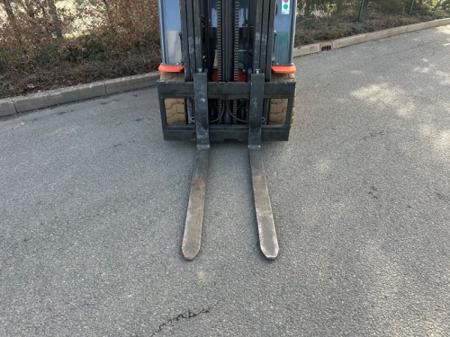 Čelní vysokozdvižný vozík TOYOTA 8FBMKT30