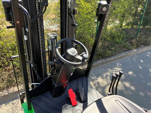 Čelní vysokozdvižný vozík EP TCL152; 80V/100Ah