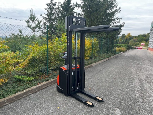 Elektrický vysokozdvižný vozík BT SWE 120