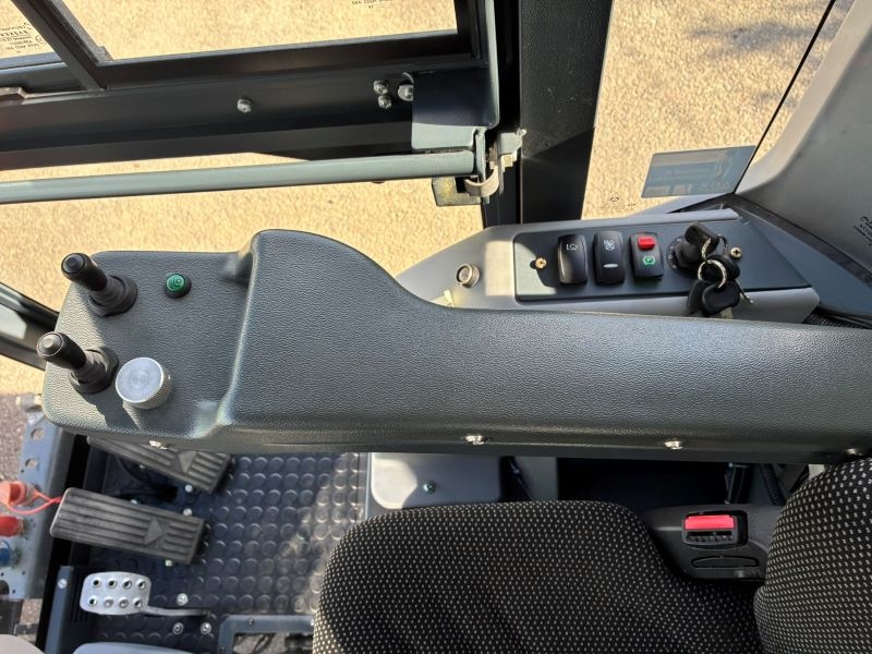 Víceúčelový komunální stroj HAKO 1600 Citymaster