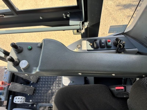 Víceúčelový komunální stroj HAKO 1600 Citymaster