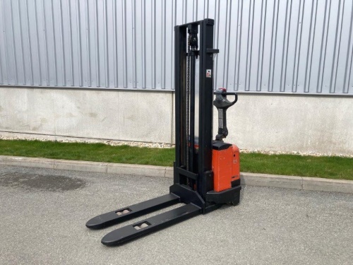 Elektrický vysokozdvižný vozík BT S 12
