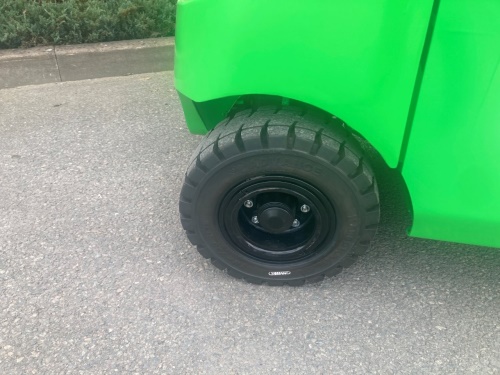 Čelní vysokozdvižný vozík EP EFL253 80V/280Ah; 150A externí nabíječ