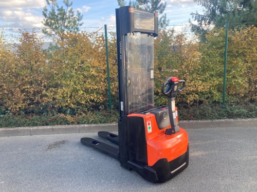 Elektrický nízkozdvižný vozík BT SWE 140