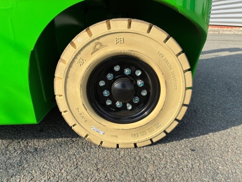 Čelní vysokozdvižný vozík EP EFL183; 80V/150Ah