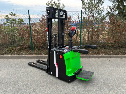 Elektrický vysokozdvižný vozík EP RSL161i; 24V/205 Ah (Li)