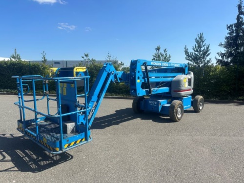 Vysokozdvižná pracovní plošina GENIE Z45/25J DC