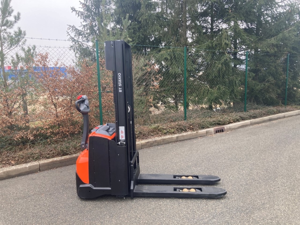 Elektrický vysokozdvižný vozík BT SWE 120 L