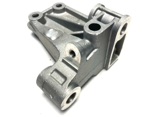 držák motoru levý FUMO E4, E5, M31 E5