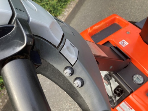 Elektrický vysokozdvižný vozík BT HWE 100
