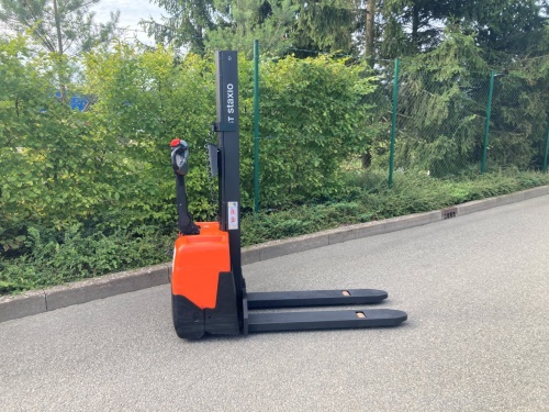 Elektrický vysokozdvižný vozík BT HWE 100