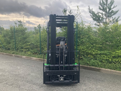 Čelní vysokozdvižný vozík EP EFL181; 48V/150Ah