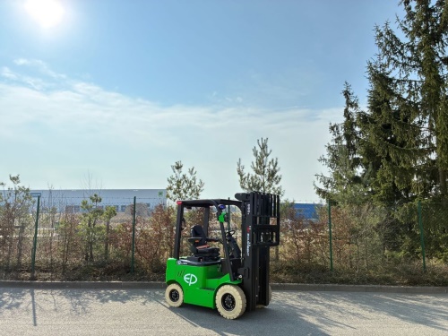 Čelní vysokozdvižný vozík EP EFL183; 80V/150Ah