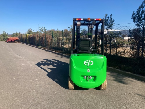 Čelní vysokozdvižný vozík EFL252X2; 80V/280Ah