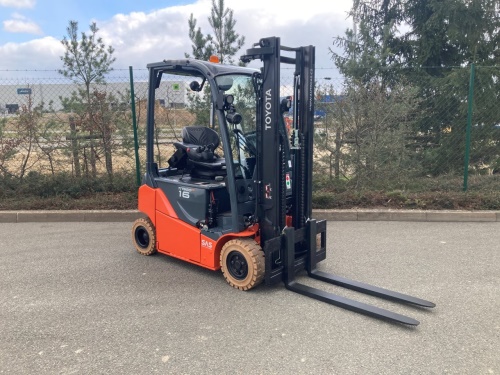 Čelní vysokozdvižný vozík TOYOTA 8FBMK16T