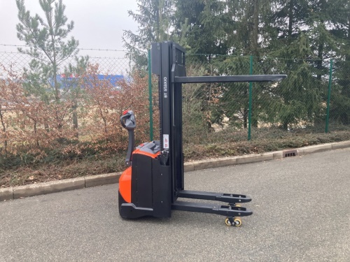 Elektrický vysokozdvižný vozík BT SWE 120 L