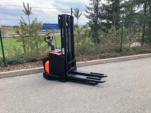 Elektrický vysokozdvižný vozík TOYOTA SWE 120