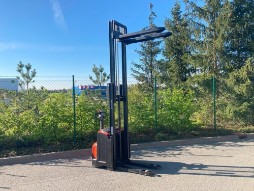 Elektrický vysokozdvižný vozík BT SWE 120