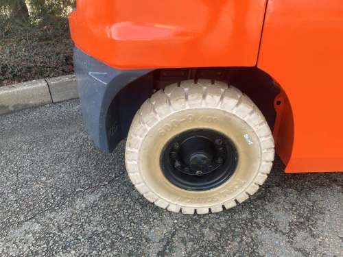 Čelní vysokozdvižný vozík Toyota 02-8FGF25