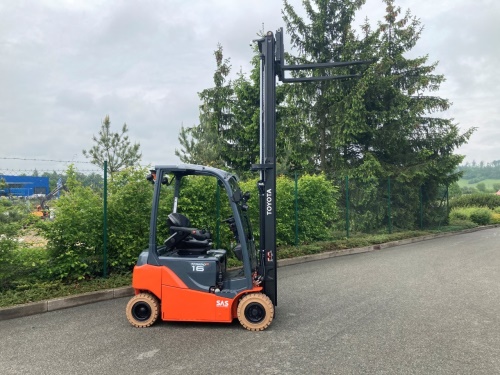 Čelní vysokozdvižný vozík TOYOTA 8FBMK16T