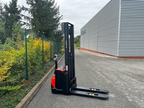 Elektrický vysokozdvižný vozík BT SWE 120