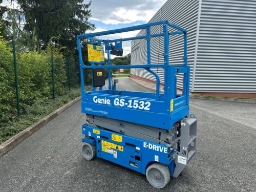 Vysokozdvižná pracovní plošina GENIE GS 1532