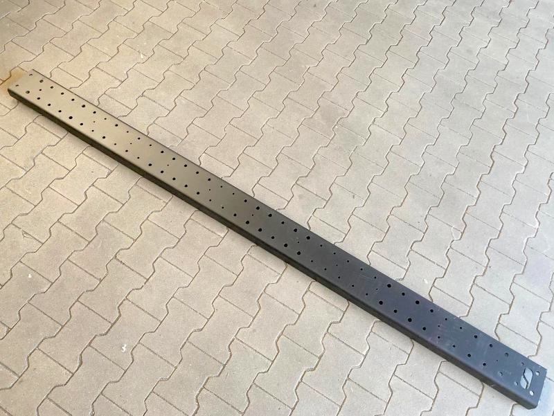 nosník rámu pravý zadní M27