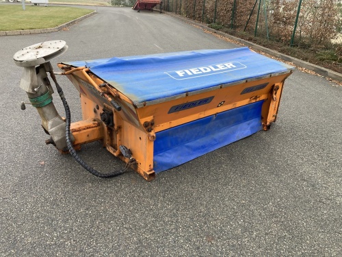 Sypač vozovek FSS1100