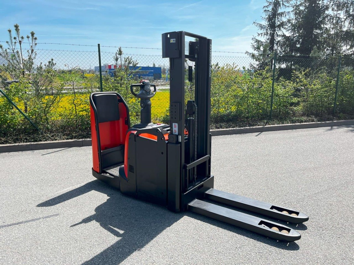 Elektrický vysokozdvižný vozík BT SPE 140 L
