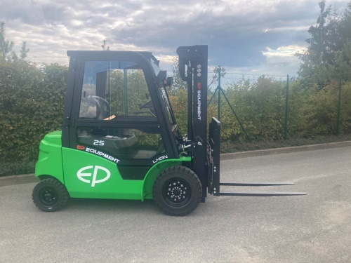 Čelní vysokozdvižný vozík EP EFL253 80V/280Ah; 150A externí nabíječ