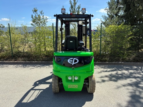 Čelní vysokozdvižný vozík EP EFL35 PRO; 80V/280Ah