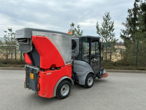 Víceúčelový komunální stroj HAKO CITYMASTER 600