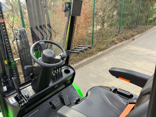 Čelní vysokozdvižný vozík EP EFL183; 80V/230Ah