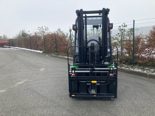 EFL353 80V/280Ah; 150A externí nabíječ
