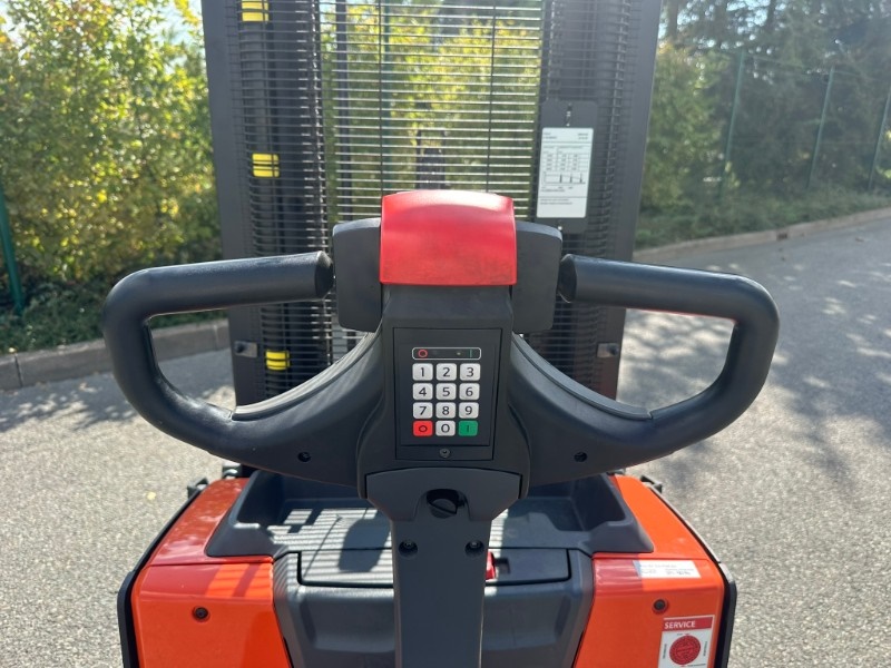 Elektrický vysokozdvižný vozík BT SWE 140