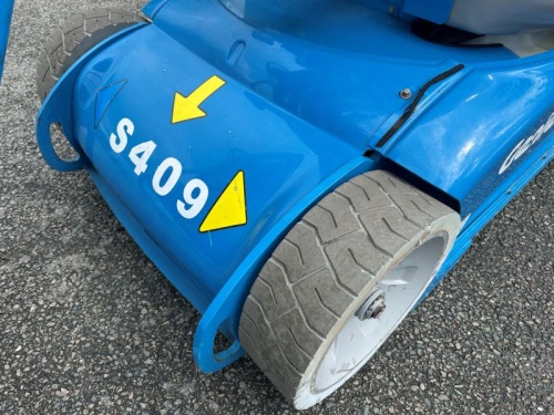 Vysokozdvižná pracovní plošina Genie GR 26 J