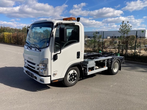Komunální vozidlo ISUZU M 21 Th
