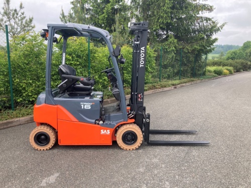 Čelní vysokozdvižný vozík TOYOTA 8FBMK16T