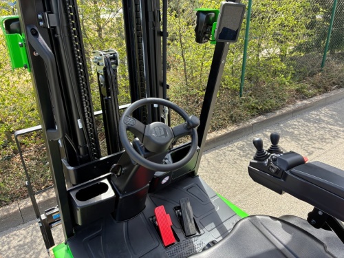 Čelní vysokozdvižný vozík EP TVL182; 80V/230Ah