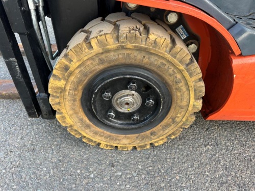 Čelní vysokozdvižný vozík TOYOTA 8FBE18T