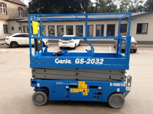 Vysokozdvižná pracovní plošina GENIE GS 2032