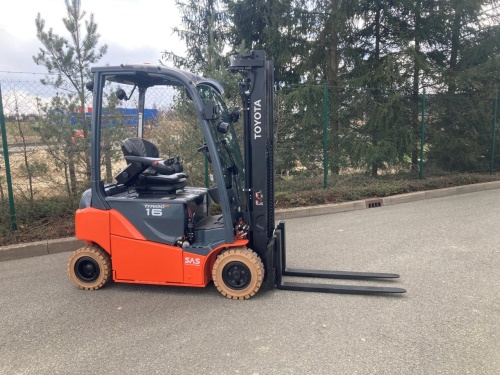 Čelní vysokozdvižný vozík TOYOTA 8FBMK16T