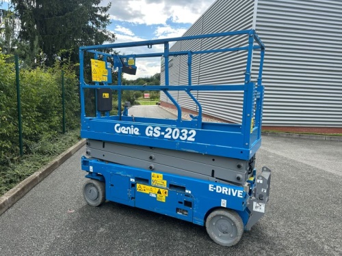 Vysokozdvižná pracovní plošina GENIE GS 2032