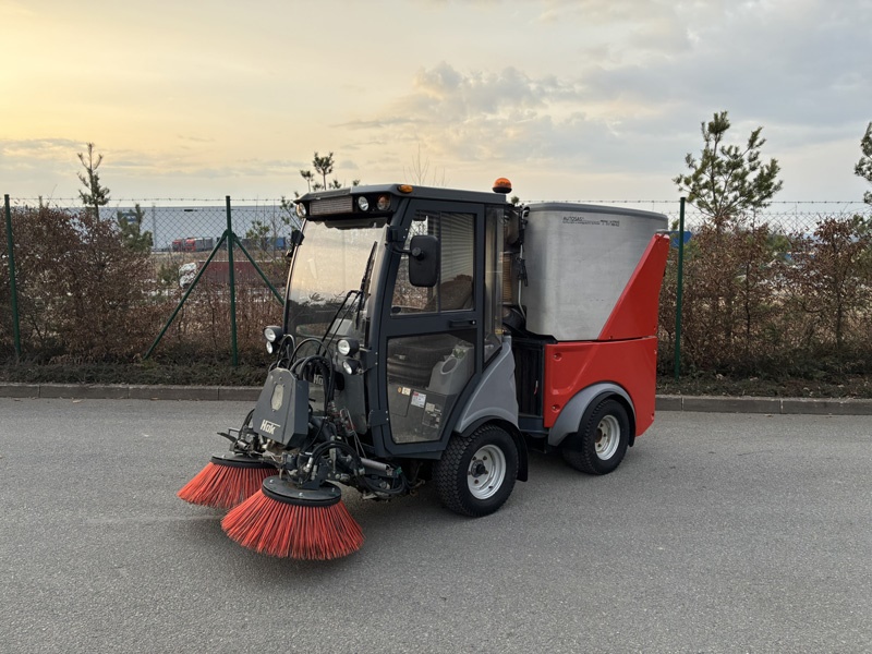 Víceúčelový komunální stroj HAKO 600 Citymaster