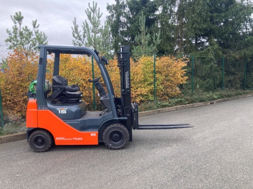 Čelní vysokozdvižný vozík TOYOTA 02-8FGF15