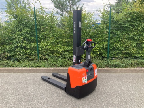 Elektrický nízkozdvižný vozík BT HWE 100